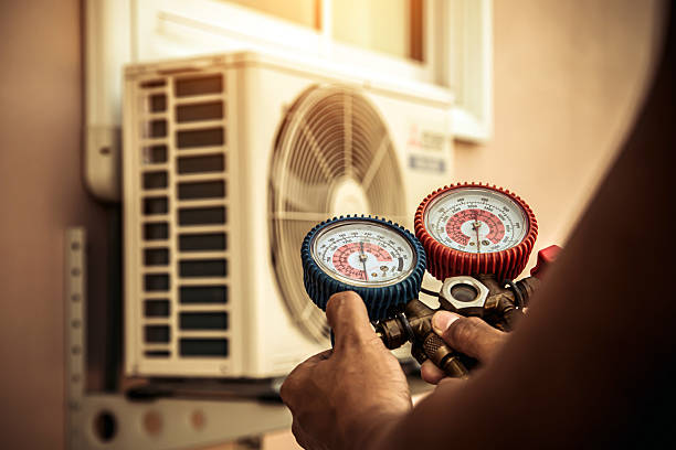 Professional Hvac technician working in Irvine, CA